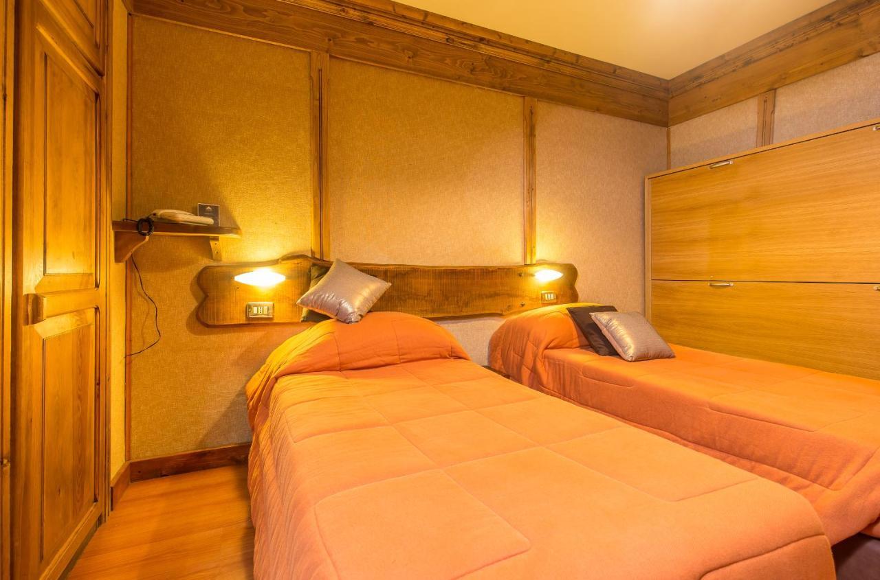 Hotel Togo Palace تيرمينيلو المظهر الخارجي الصورة